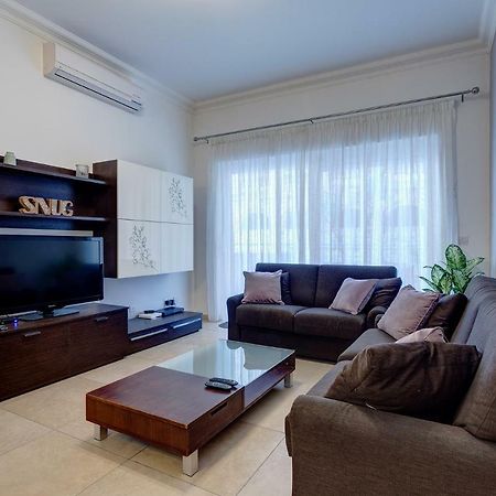 Gorgeous Apartment With Terrace In Fort Cambridge, Pool Sliema Bagian luar foto