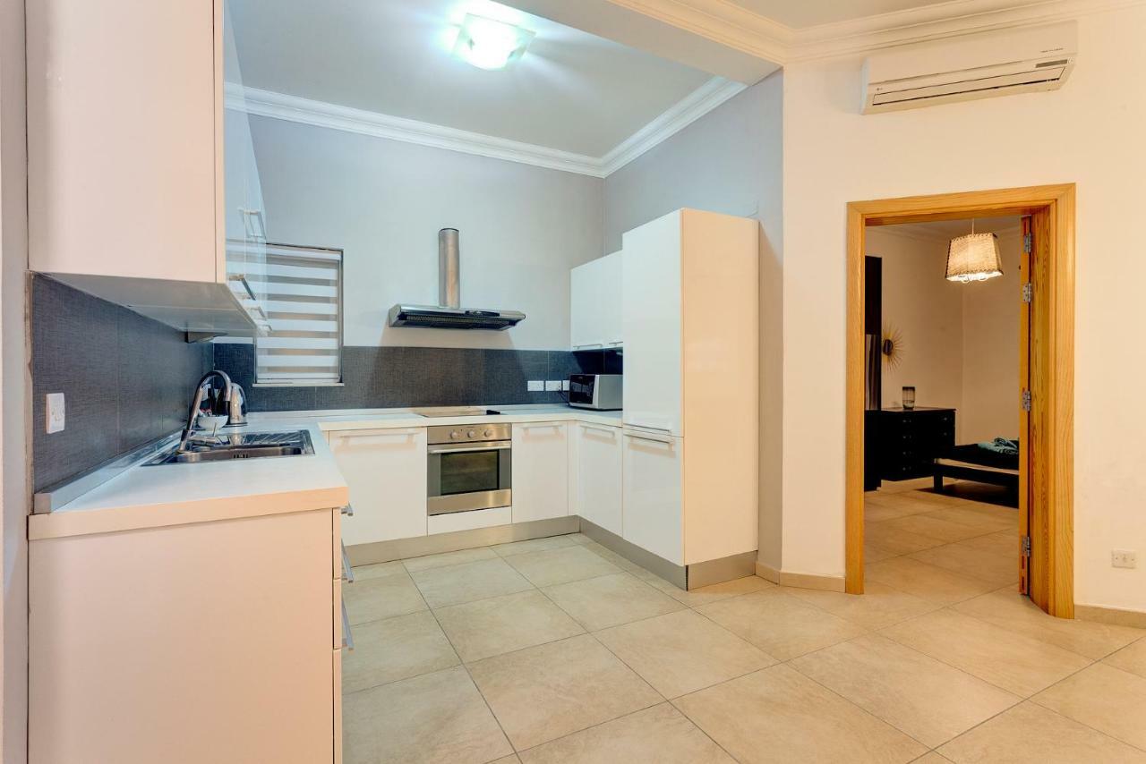 Gorgeous Apartment With Terrace In Fort Cambridge, Pool Sliema Bagian luar foto