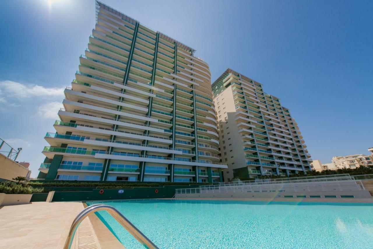 Gorgeous Apartment With Terrace In Fort Cambridge, Pool Sliema Bagian luar foto