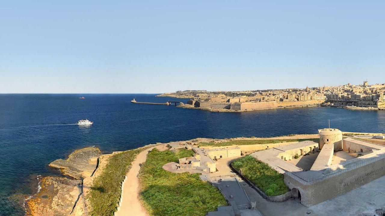Gorgeous Apartment With Terrace In Fort Cambridge, Pool Sliema Bagian luar foto