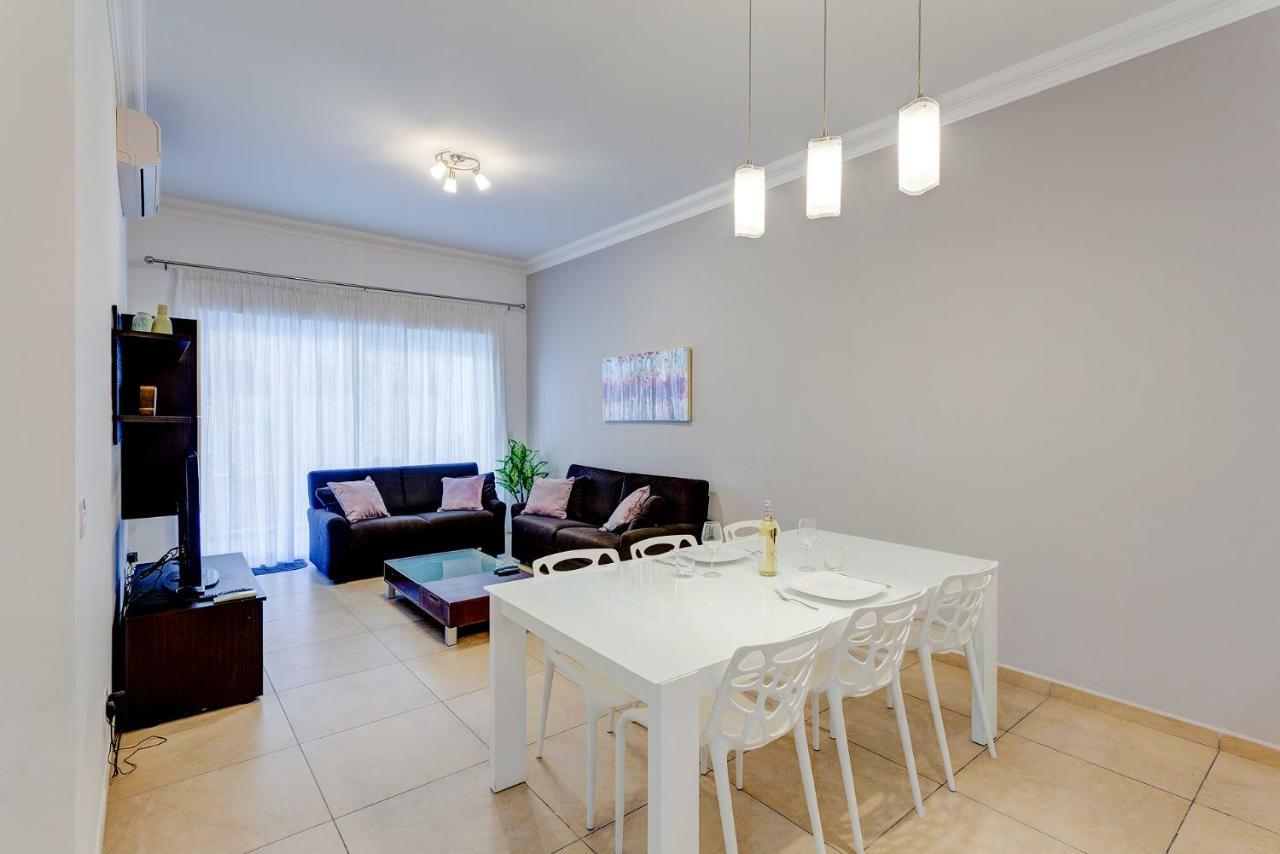 Gorgeous Apartment With Terrace In Fort Cambridge, Pool Sliema Bagian luar foto