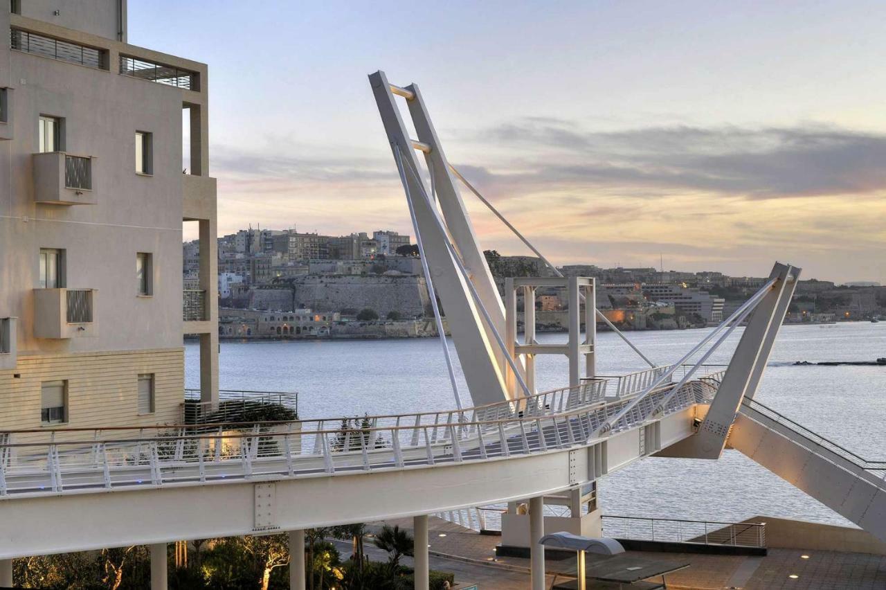 Gorgeous Apartment With Terrace In Fort Cambridge, Pool Sliema Bagian luar foto