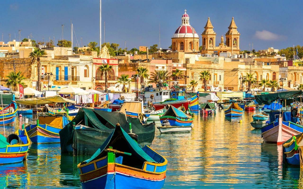 Gorgeous Apartment With Terrace In Fort Cambridge, Pool Sliema Bagian luar foto